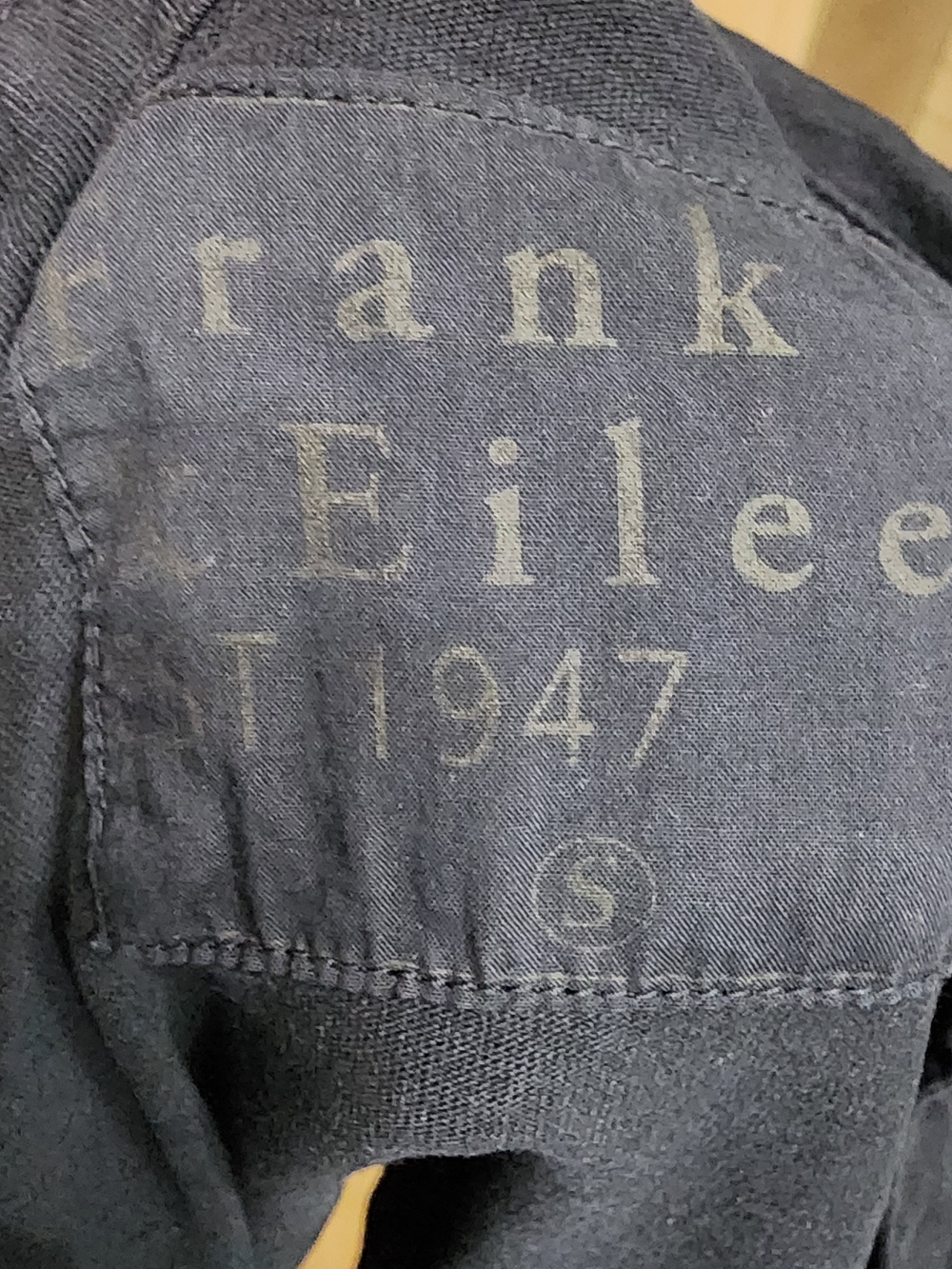 Frank & Eileen British Navy Patrick Long-Sleeve Cotton V Neck Top Sz SMALL - Picture 3 of 9